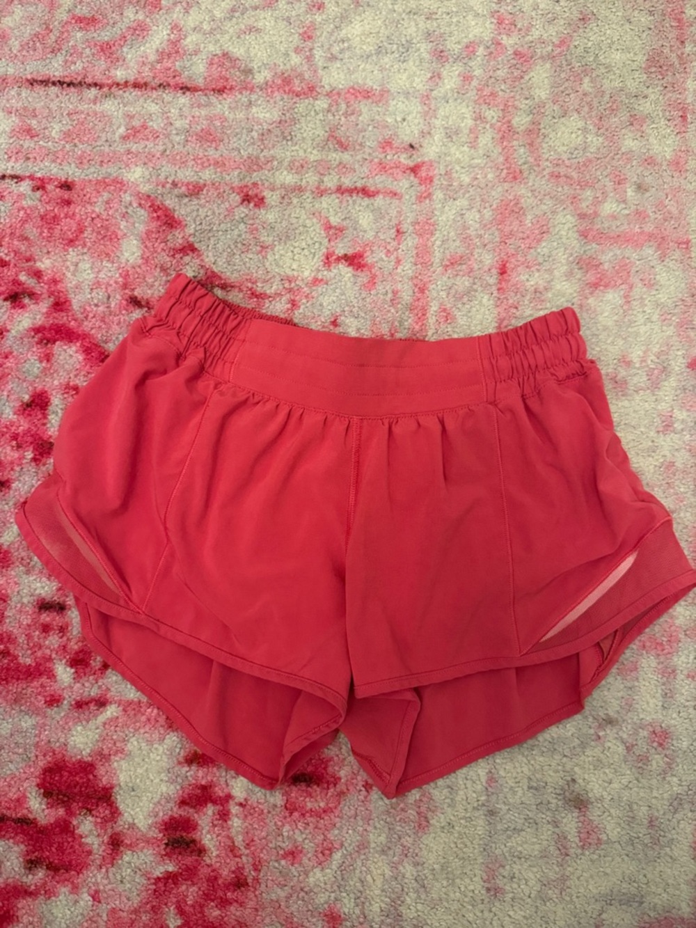 Size 6 2.5 lulu shorts
